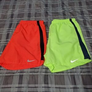 Pair of Nike 5" Challenger Running Shorts Sz M